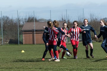 Bild 29 - C-Juniorinnen TSV Zarpen - TuS Tensfeld : Ergebnis: 2:1